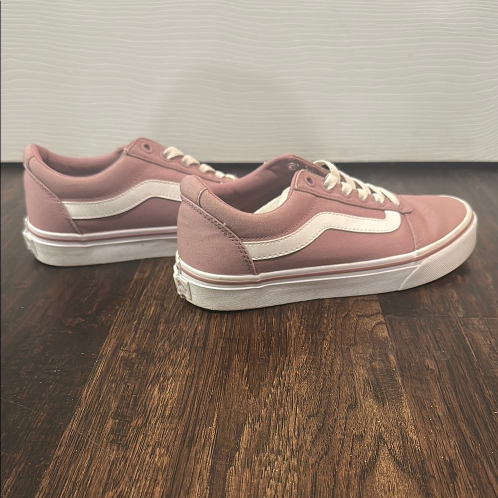 Vans Women's Pink Sneakers